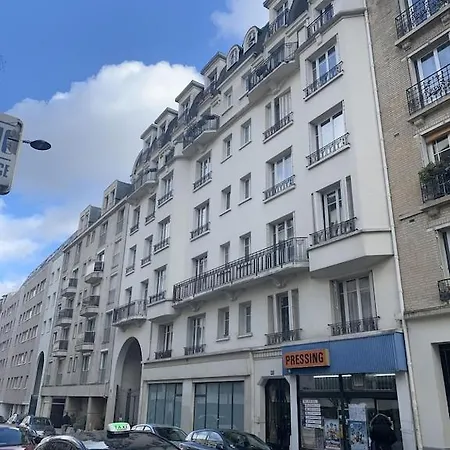 Escapade Parisienne *