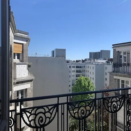 Escapade Parisienne
